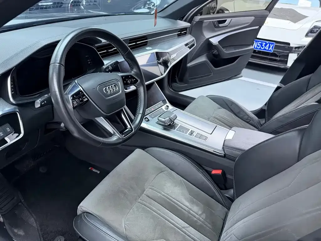 Audi A6L 2021 из CN, фото 4