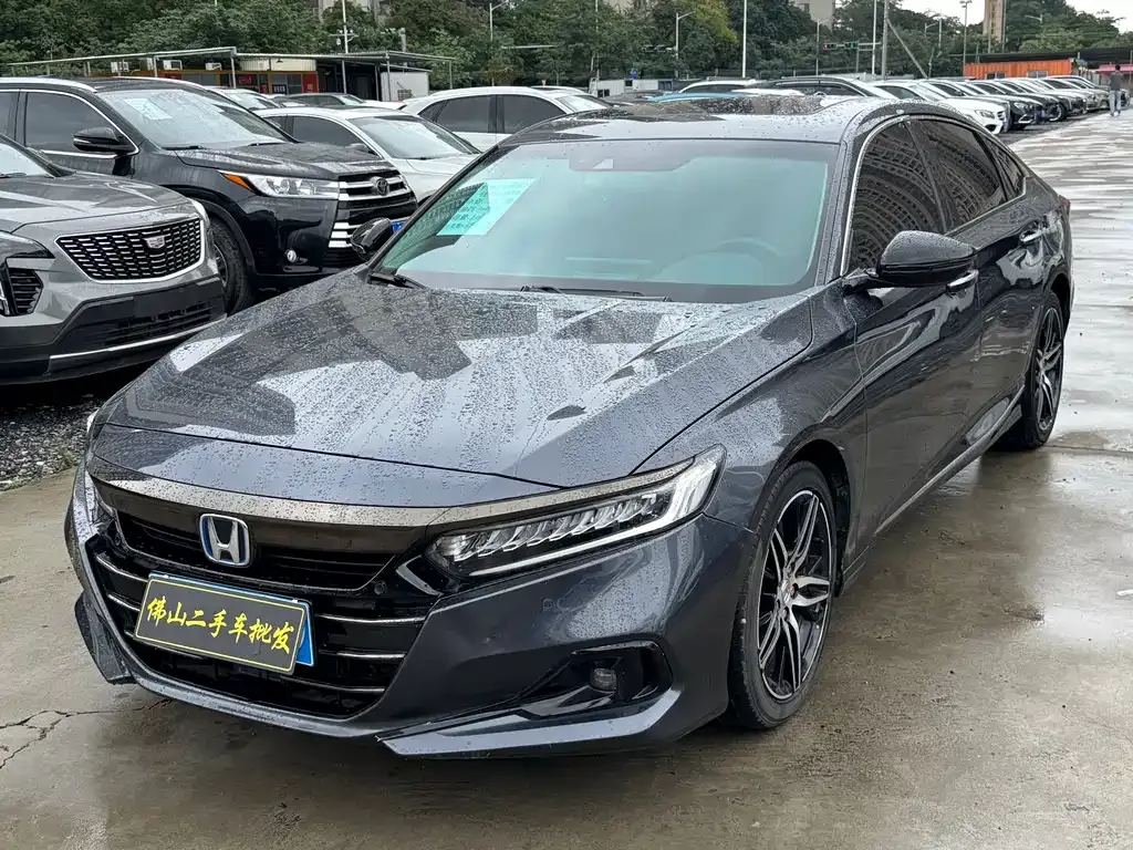 Honda Accord — фото 1