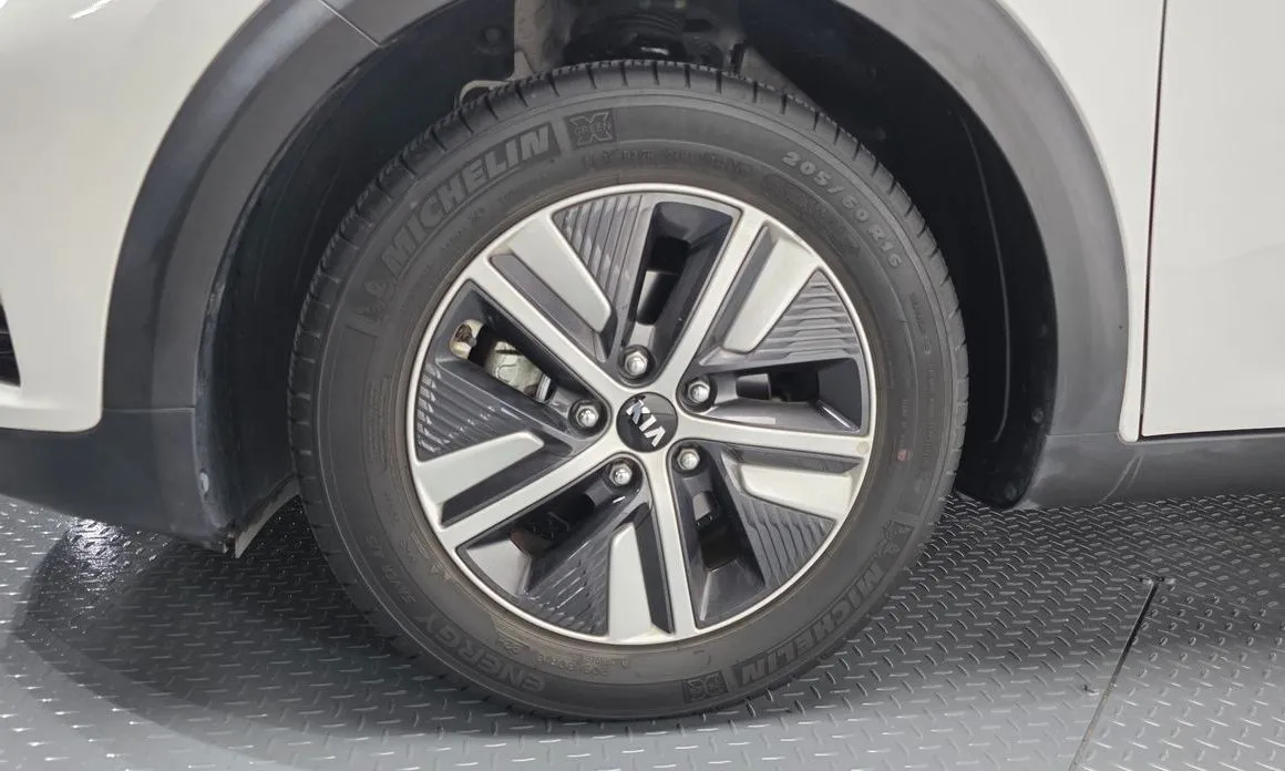 Kia Niro — фото 10