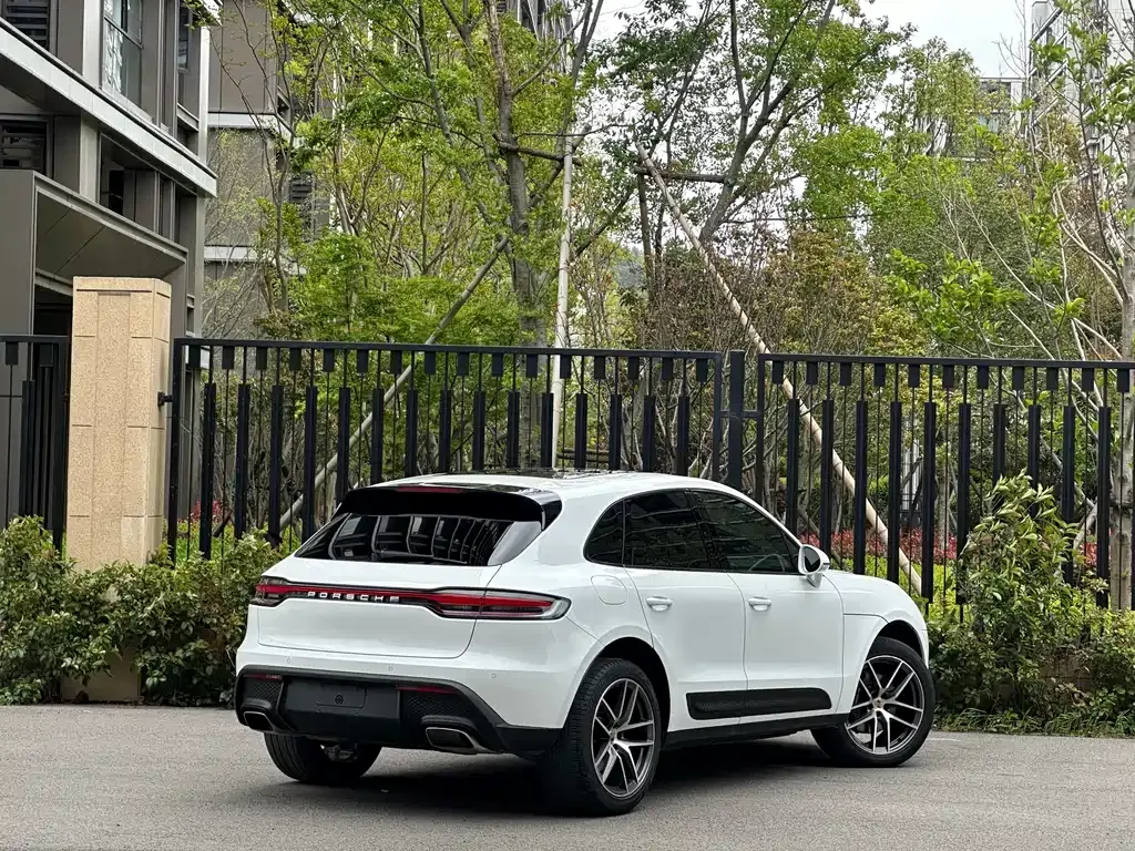 Porsche Macan — фото 10