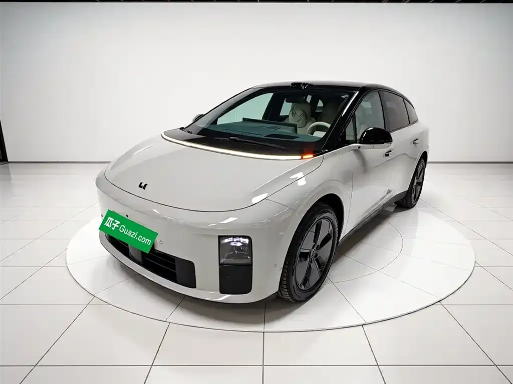 Li Auto i6 — фото 1