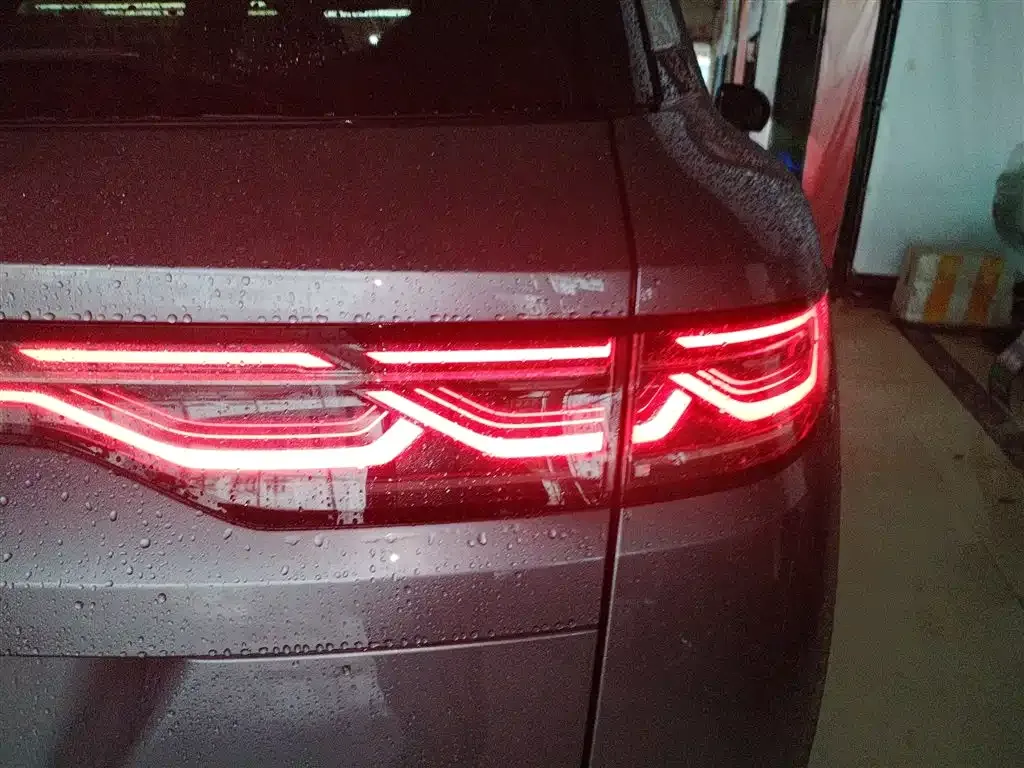 BYD L DM-i — фото 9