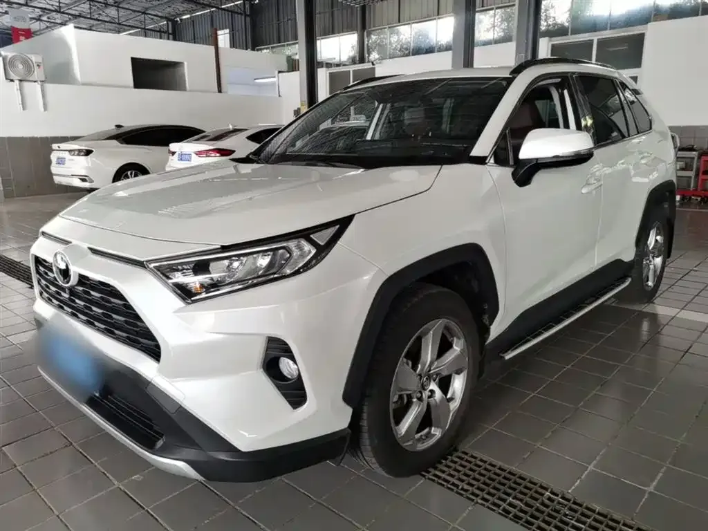 Toyota RAV4 — фото 6