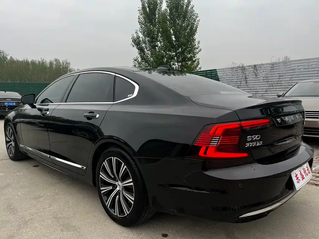 Volvo S90 — фото 7
