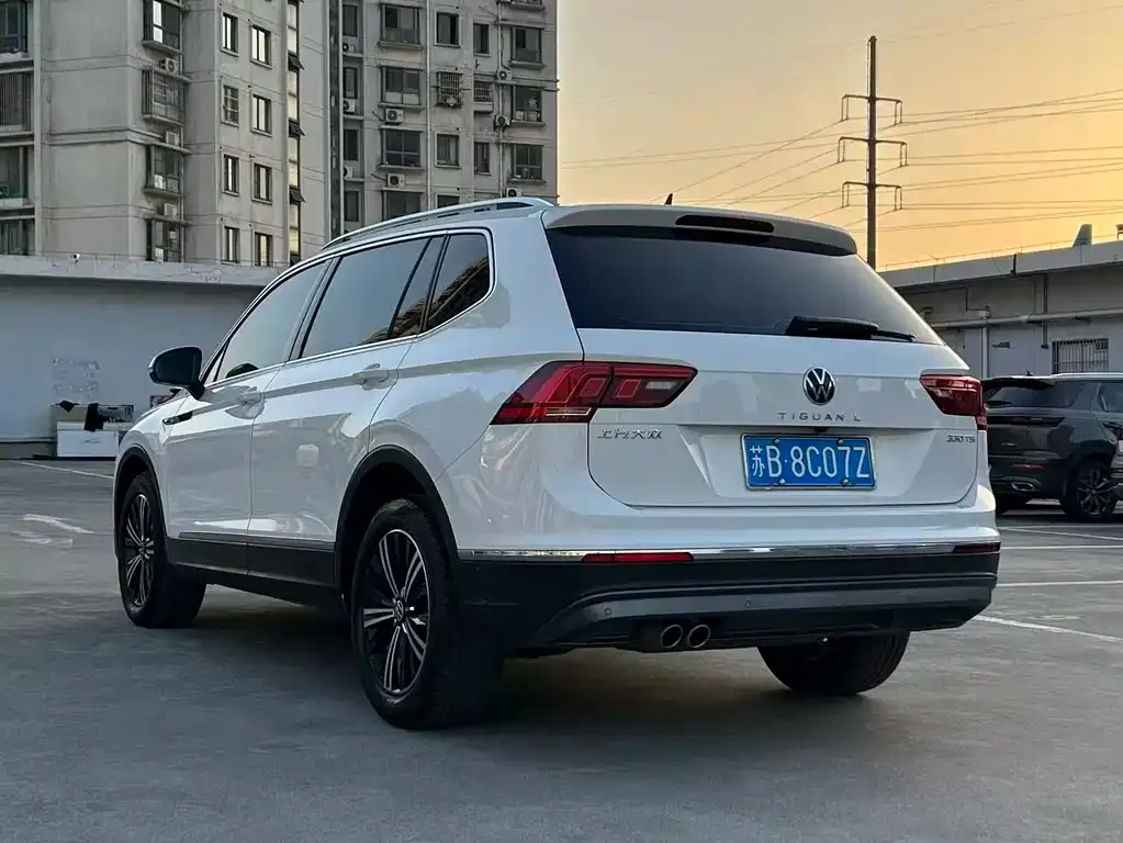 Volkswagen Tiguan L — фото 3