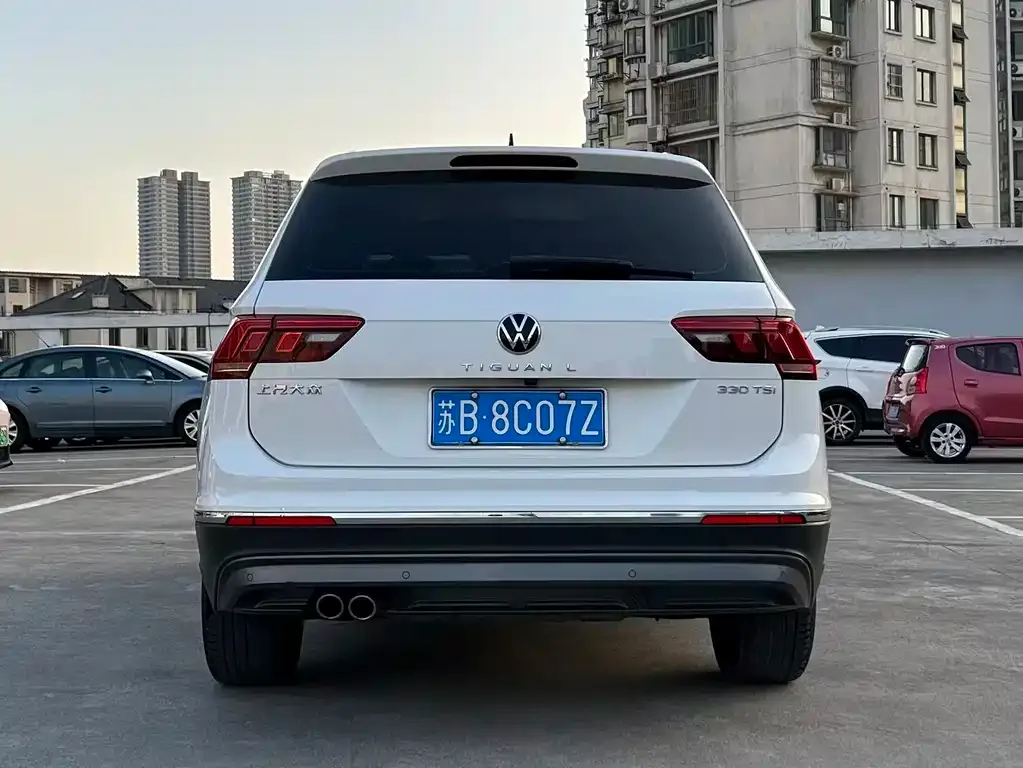 Volkswagen Tiguan L — фото 9