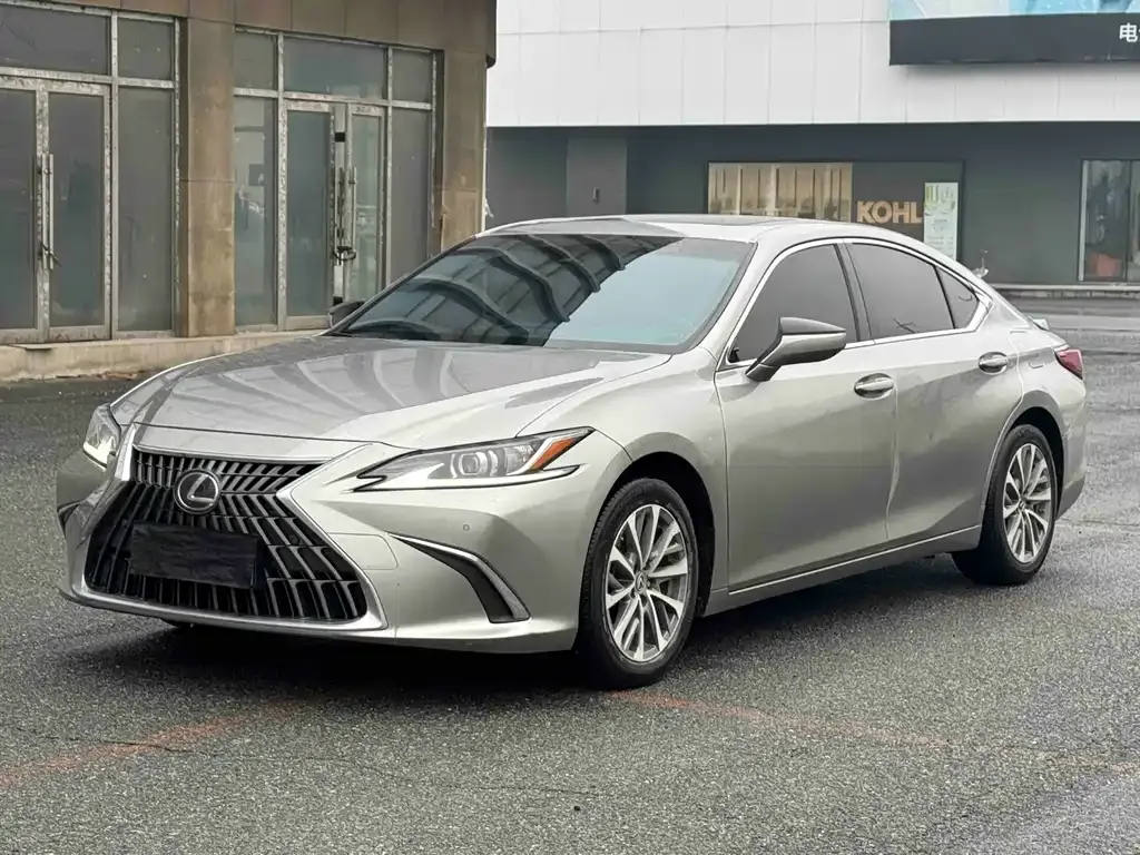 Lexus ES — фото 8
