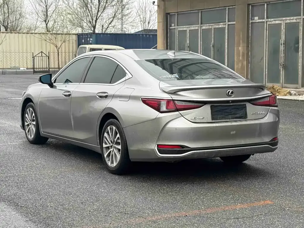 Lexus ES — фото 7