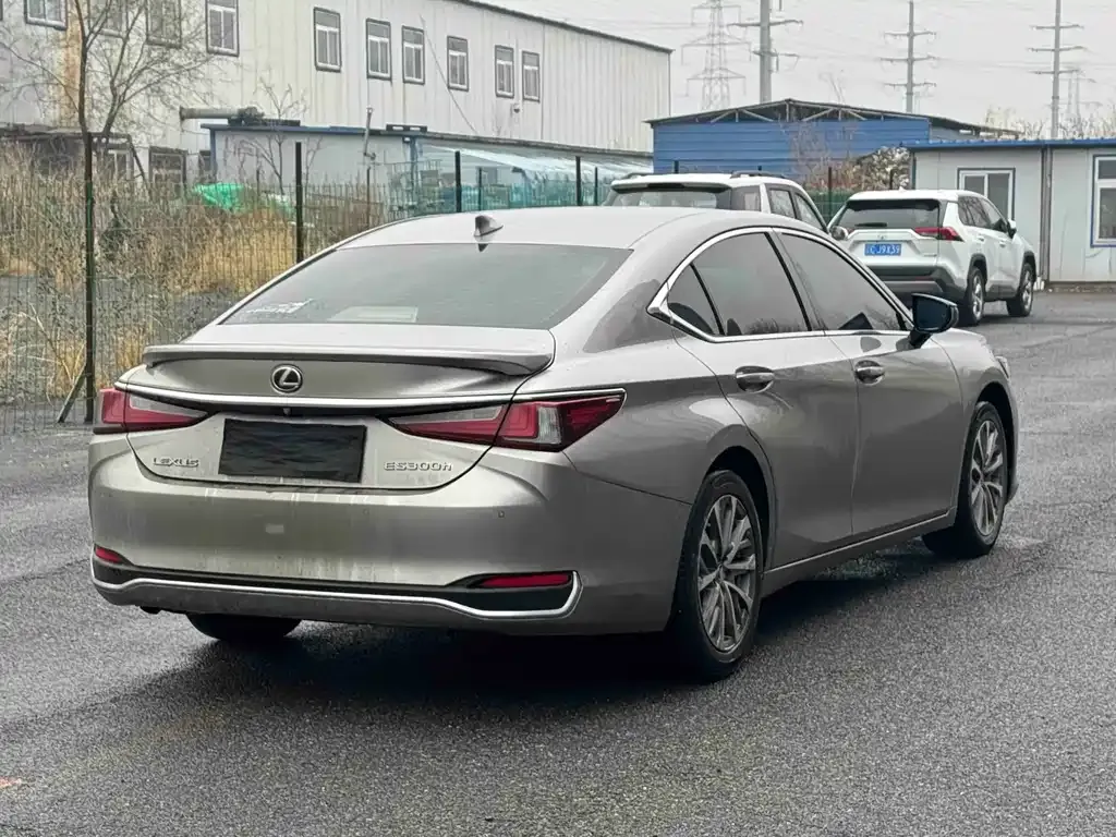 Lexus ES — фото 9