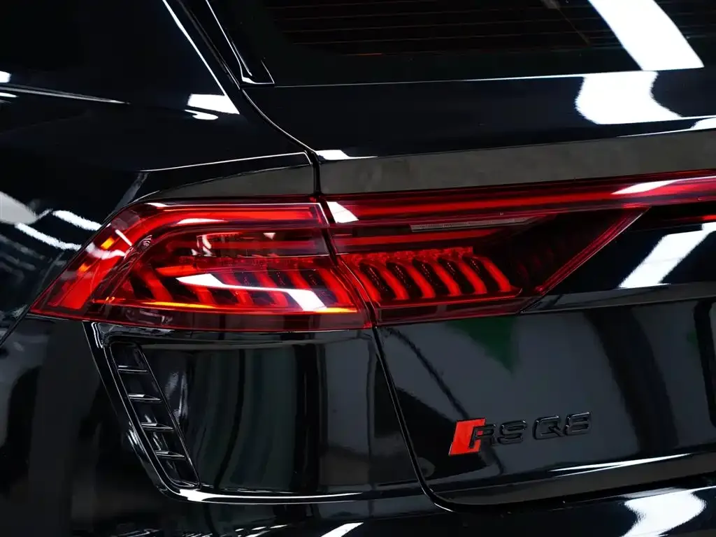 Audi RS Q8 2024 из CN, фото 3