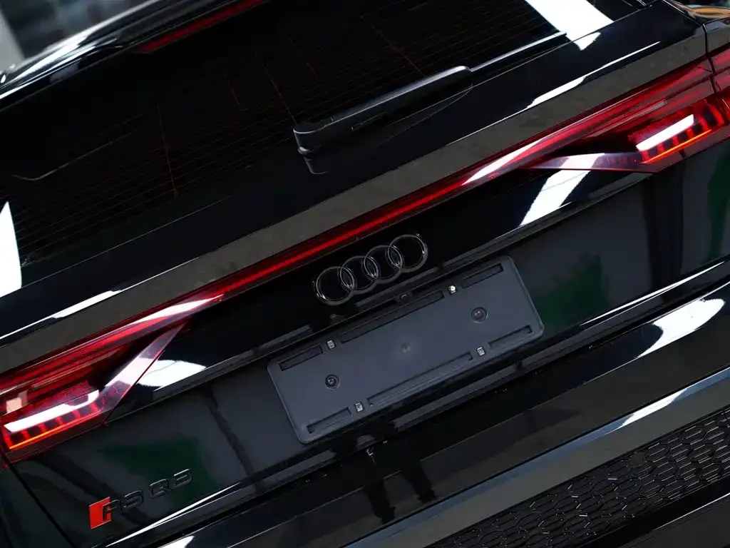 Audi RS Q8 2024 из CN, фото 9