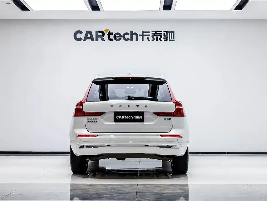 Volvo XC60 — фото 6