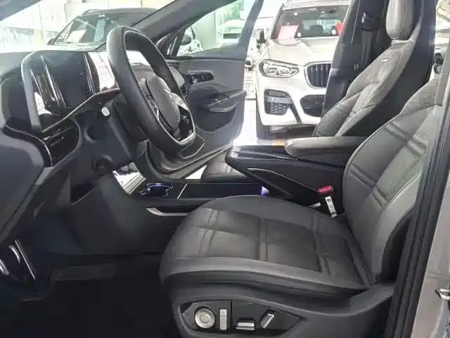 Hongqi EH7 2024 из CN, фото 3