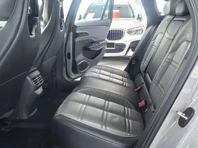 Hongqi EH7 2024 из CN, фото 4