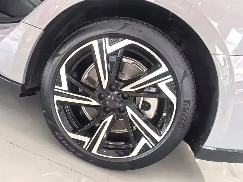 Hongqi EH7 2024 из CN, фото 9