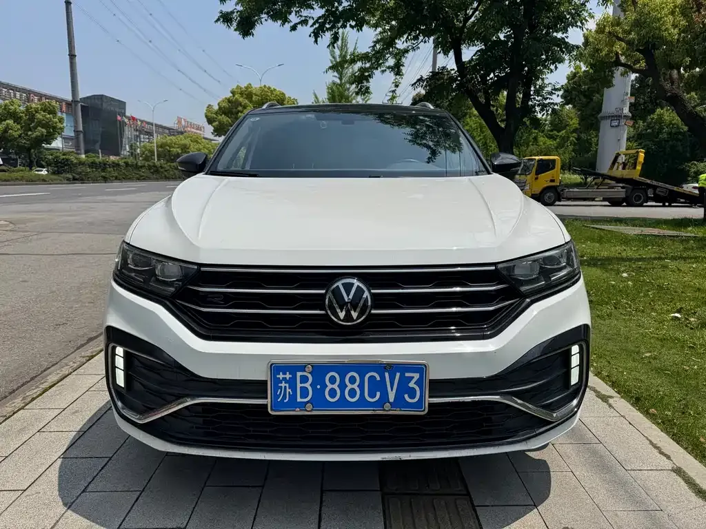 Volkswagen T-Roc — фото 2