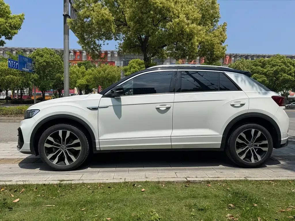 Volkswagen T-Roc — фото 8
