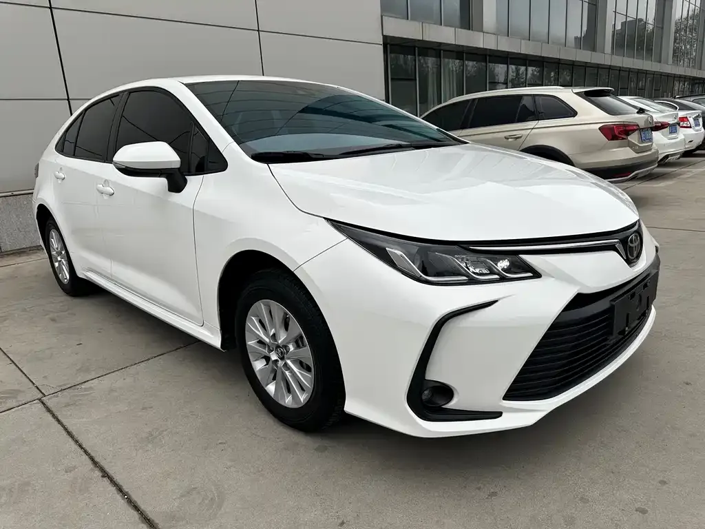 Toyota Corolla — фото 2