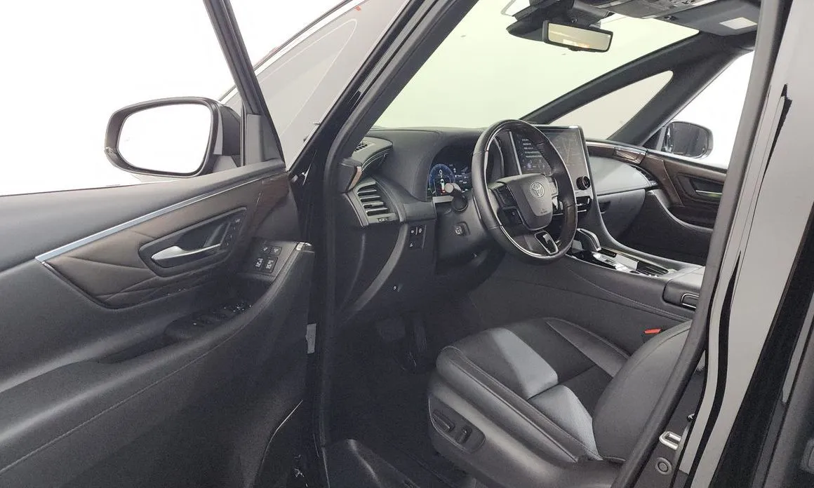 Toyota Alphard — фото 7