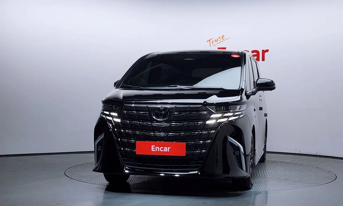 Toyota Alphard — фото 2