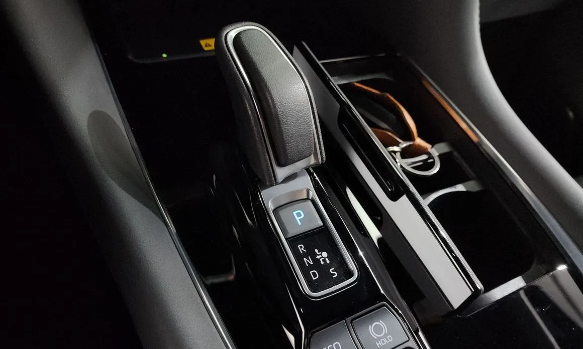 Toyota Alphard — фото 10