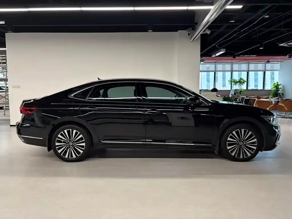 Volkswagen Passat — фото 3
