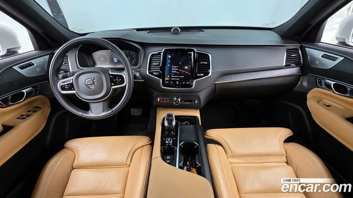 Volvo XC90 — фото 9