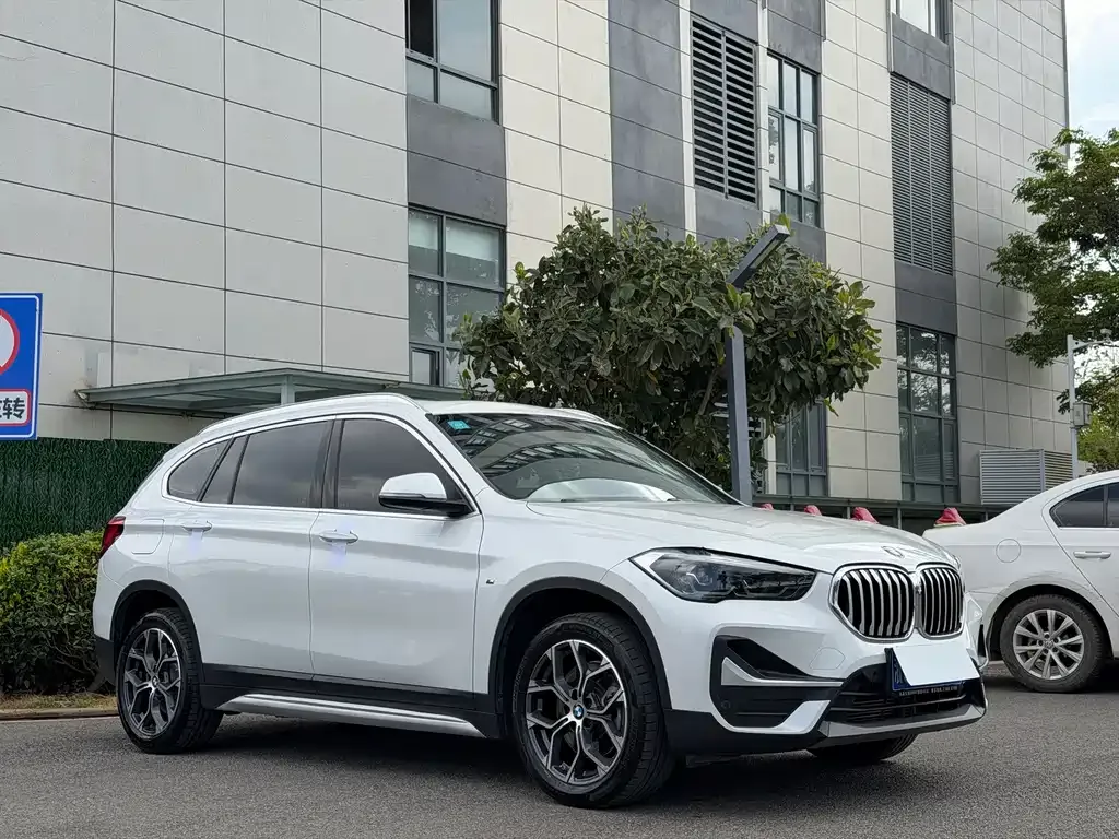 BMW X1 — фото 8