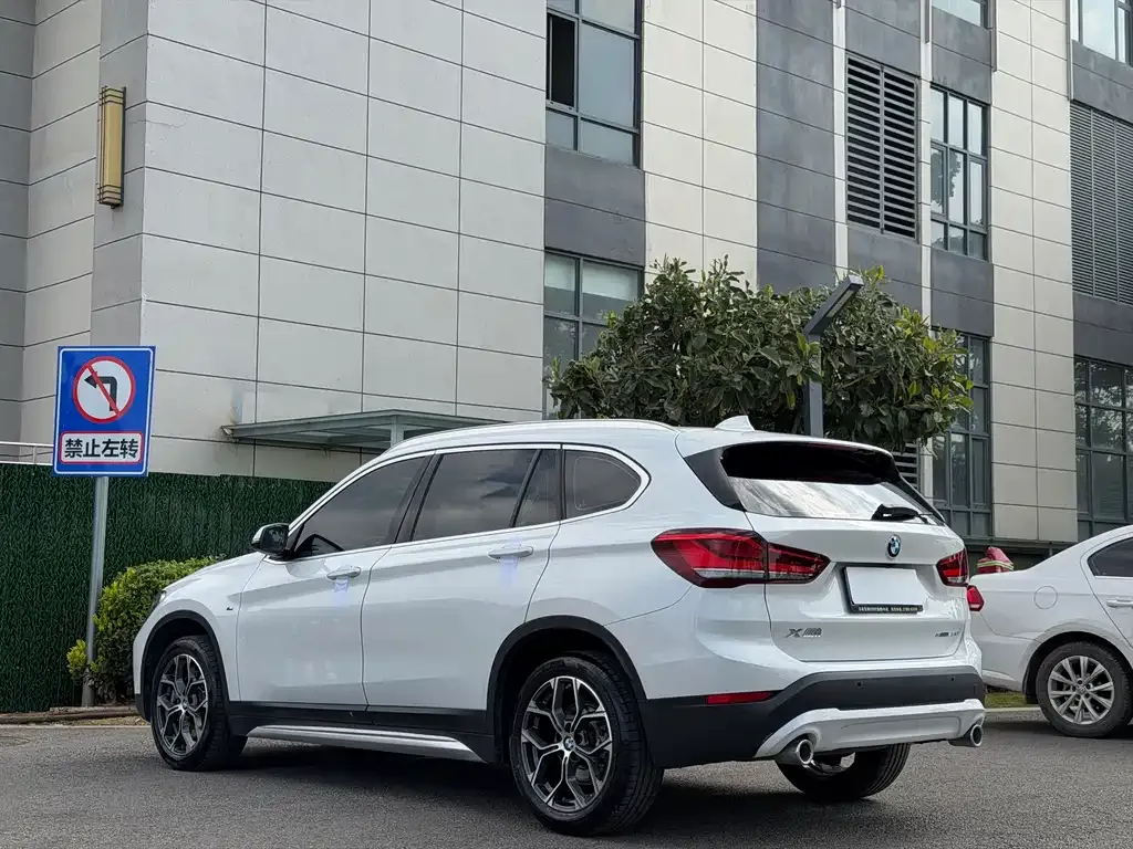 BMW X1 — фото 9