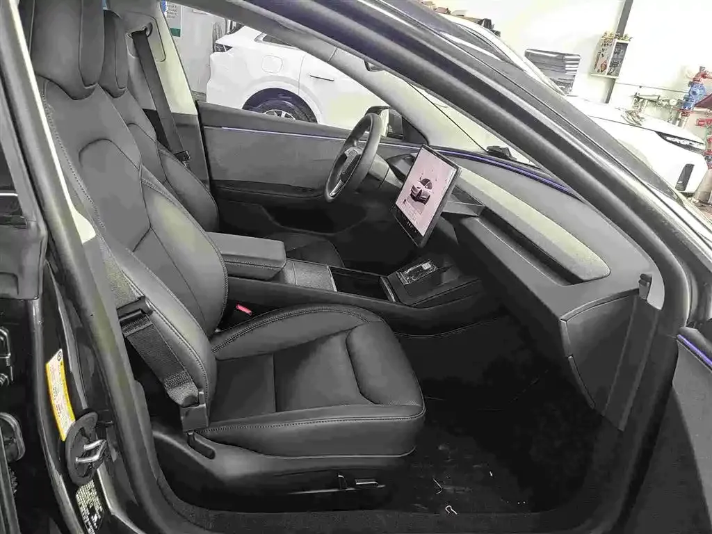 Tesla Model 3 — фото 2