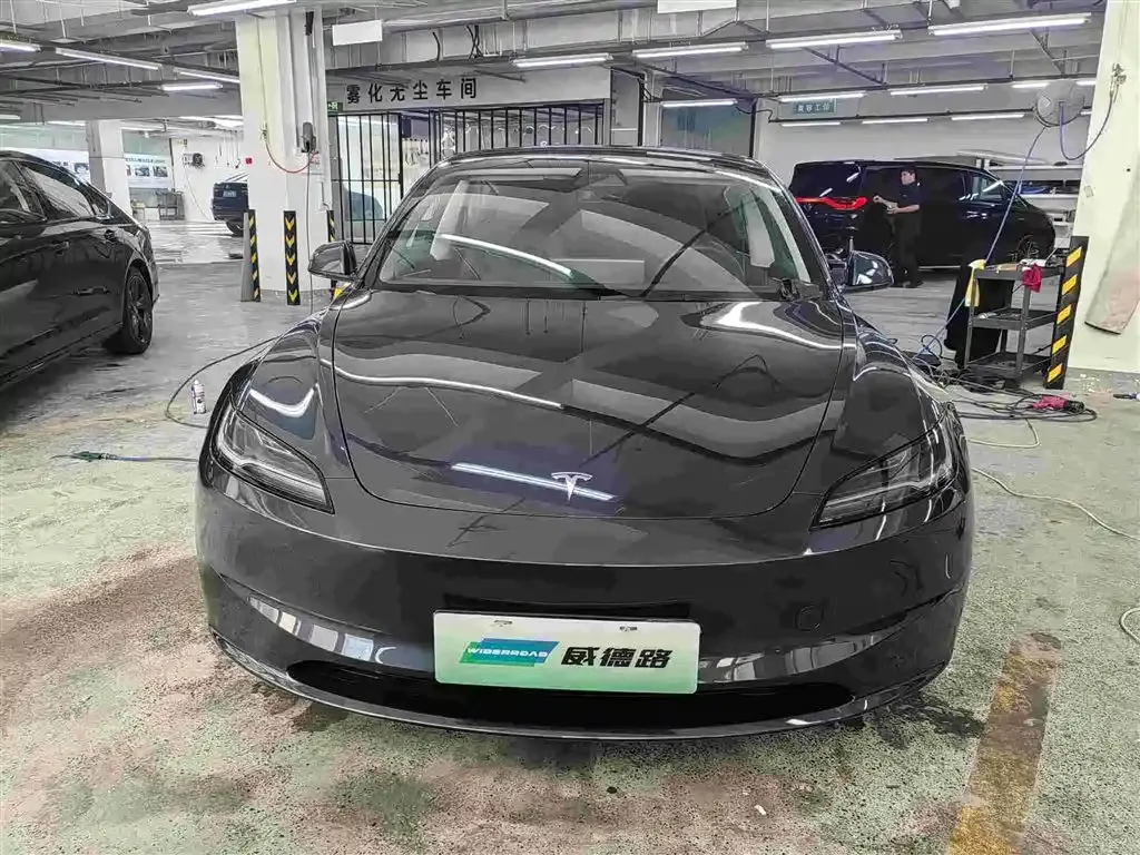 Tesla Model 3 — фото 10