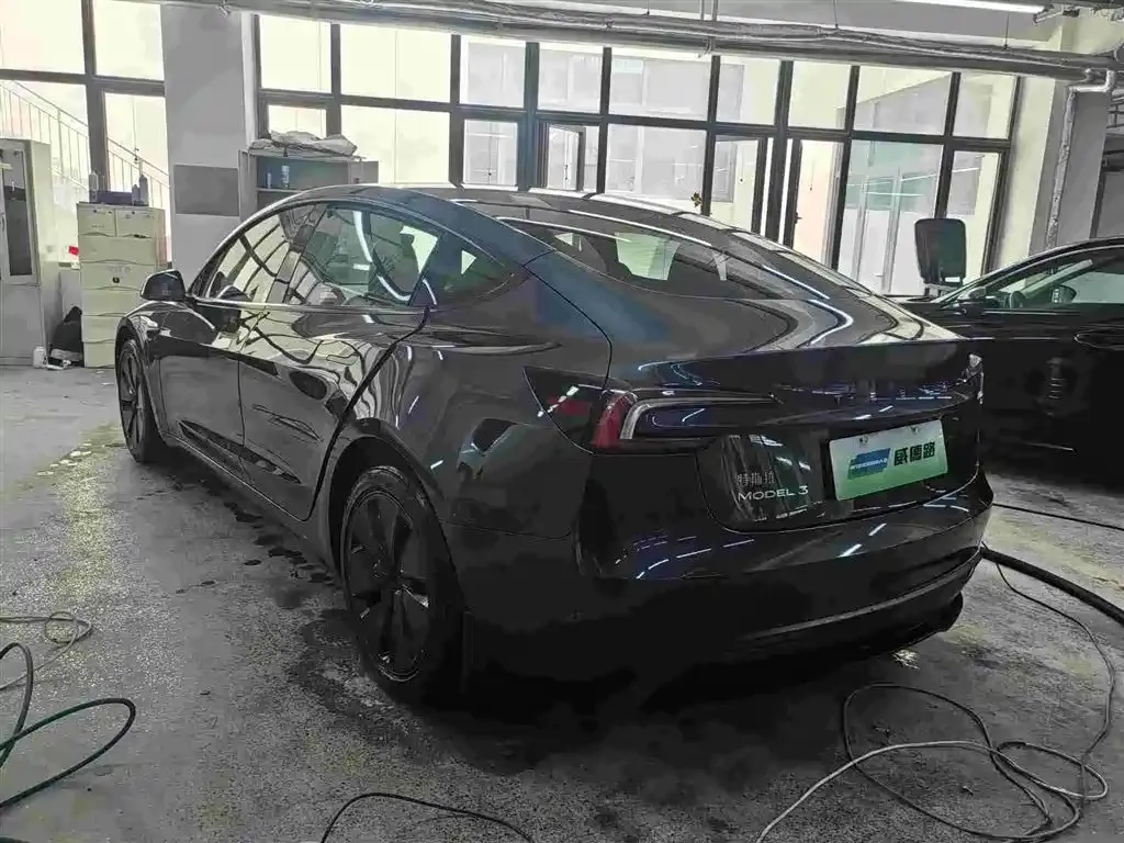 Tesla Model 3 — фото 6