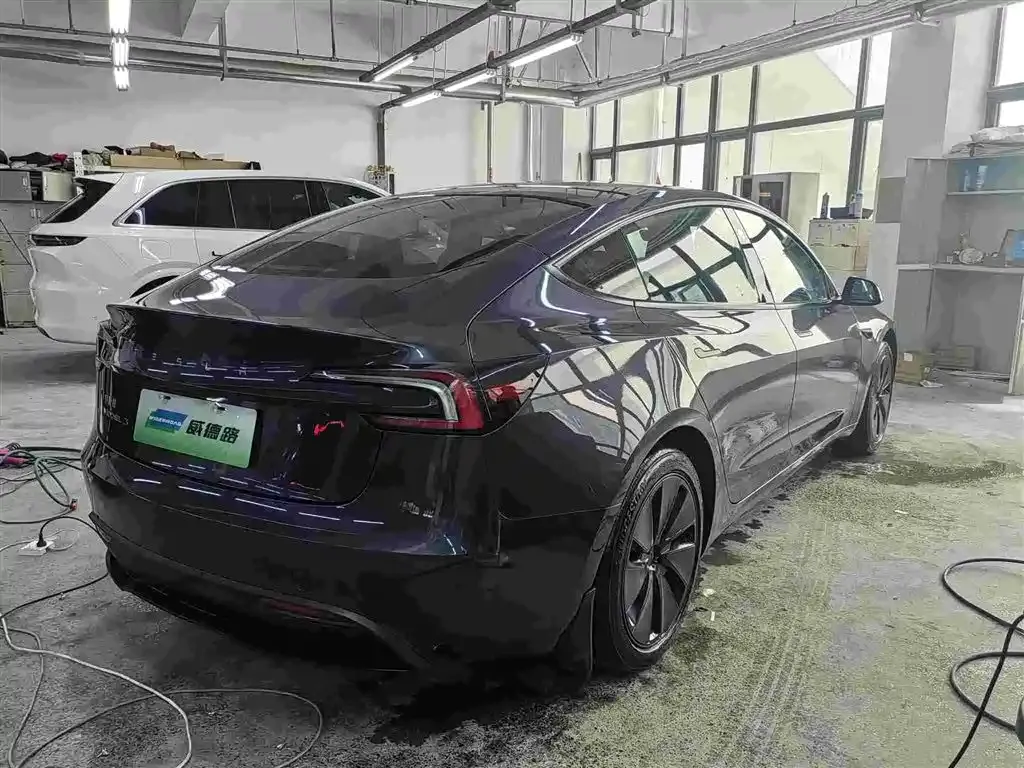 Tesla Model 3 — фото 5
