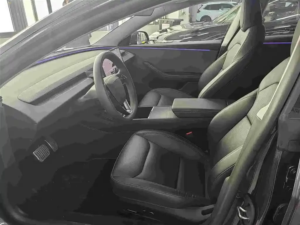 Tesla Model 3 — фото 4