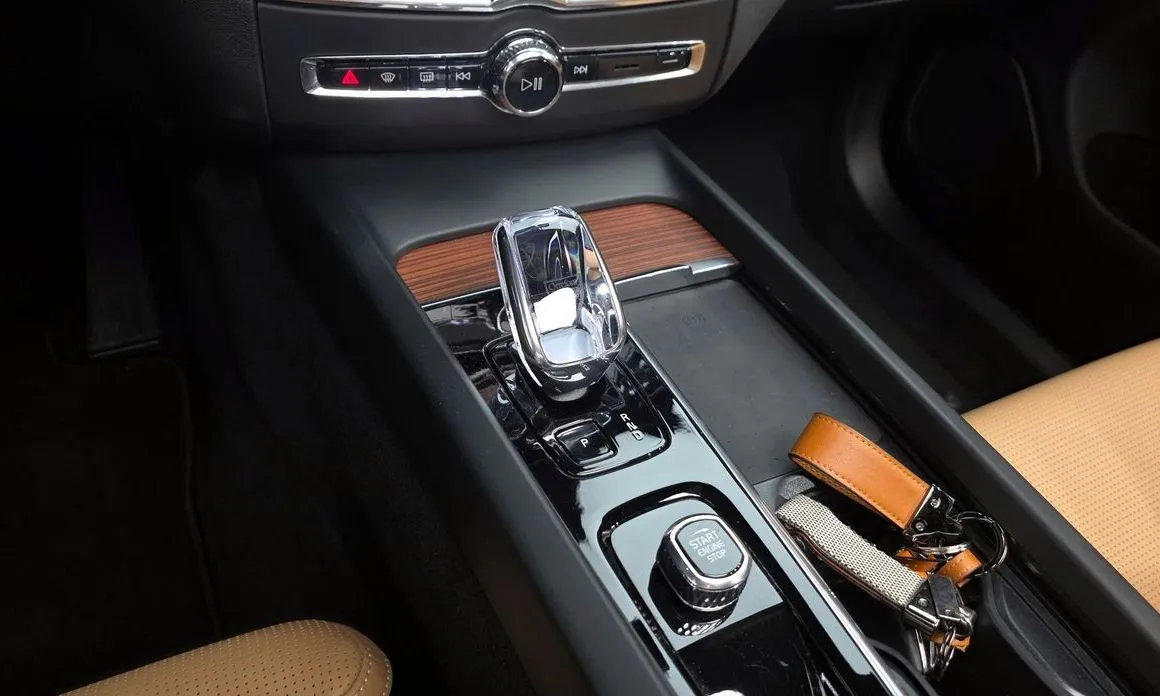 Volvo XC60 2025 из KR, фото 9