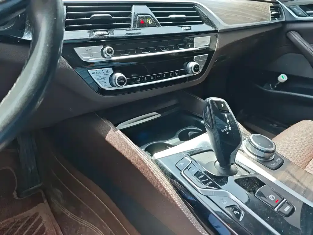 BMW 5 Series New Energy — фото 10