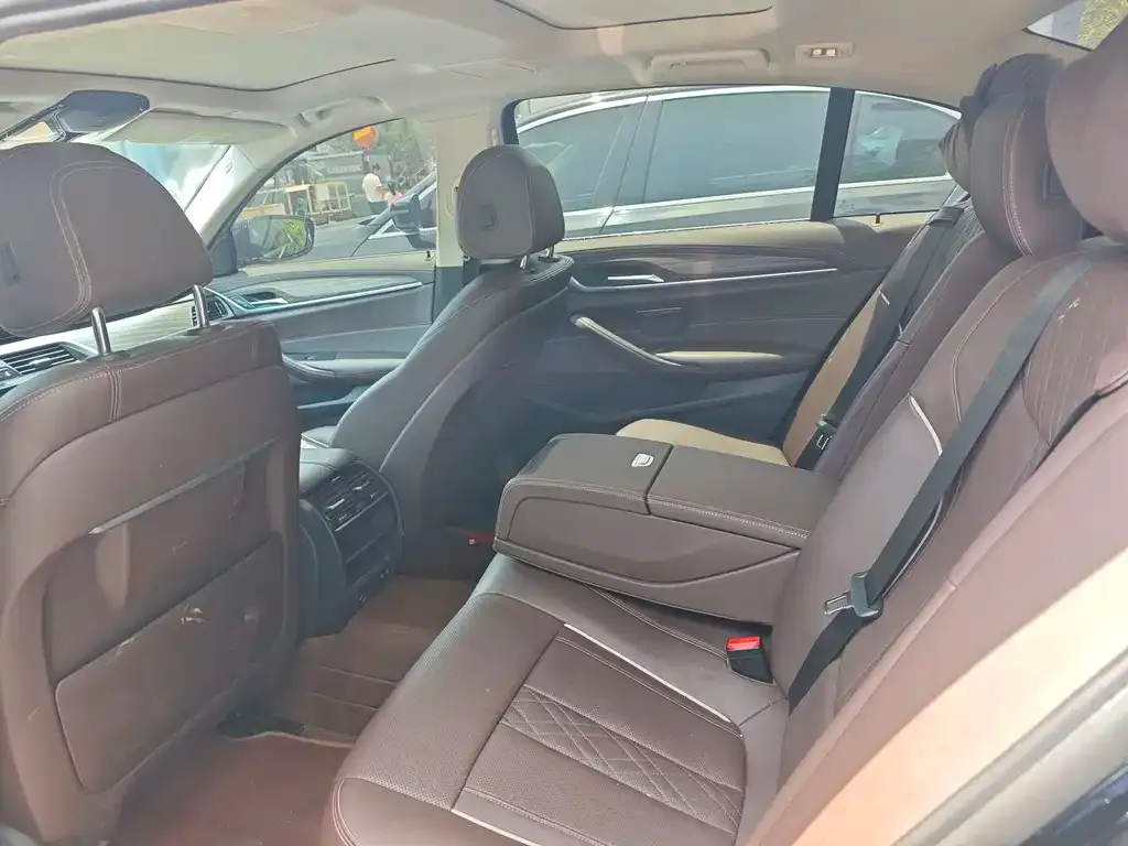 BMW 5 Series New Energy — фото 6