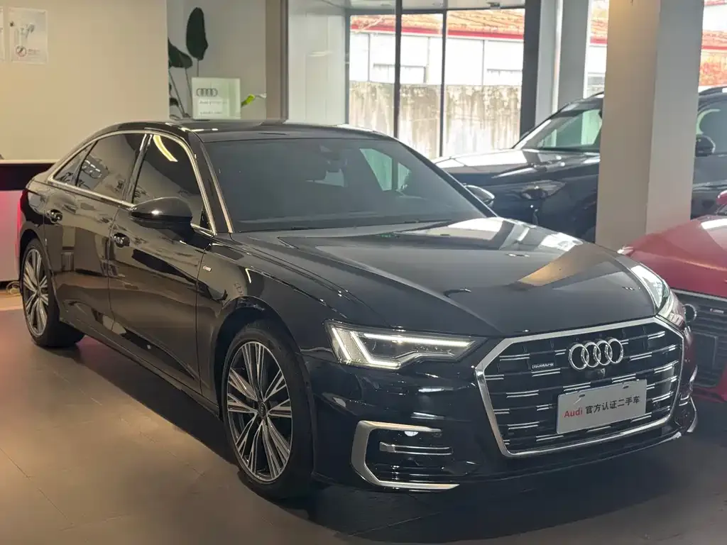 Audi A6L — фото 1