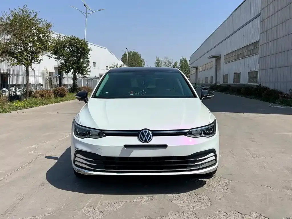 Volkswagen Golf — фото 1