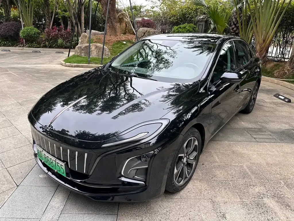 Hongqi E-QM5 — фото 1
