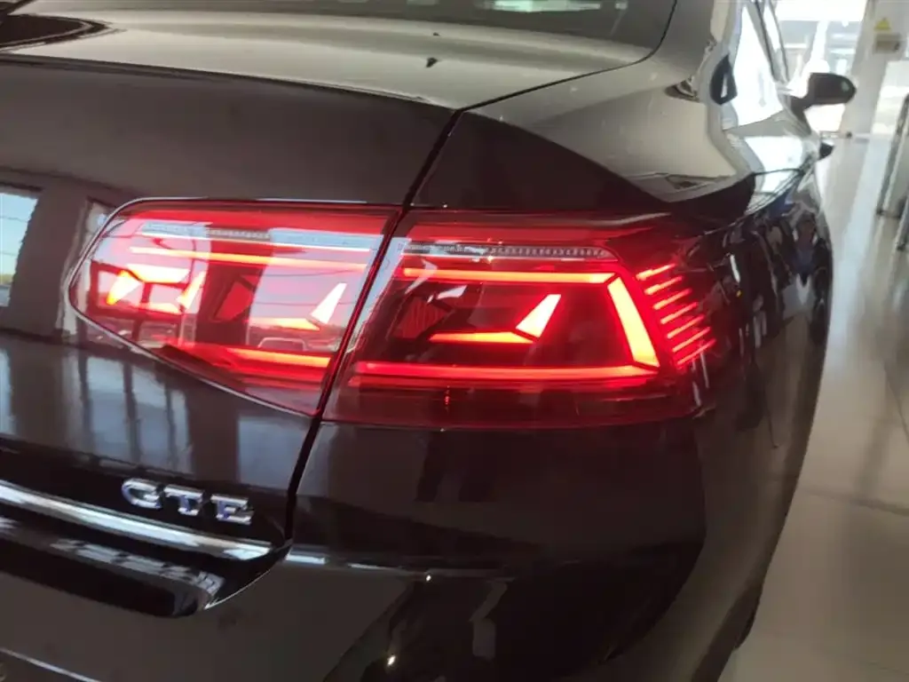 Volkswagen Magotan GTE PHEV 2022 из CN, фото 9