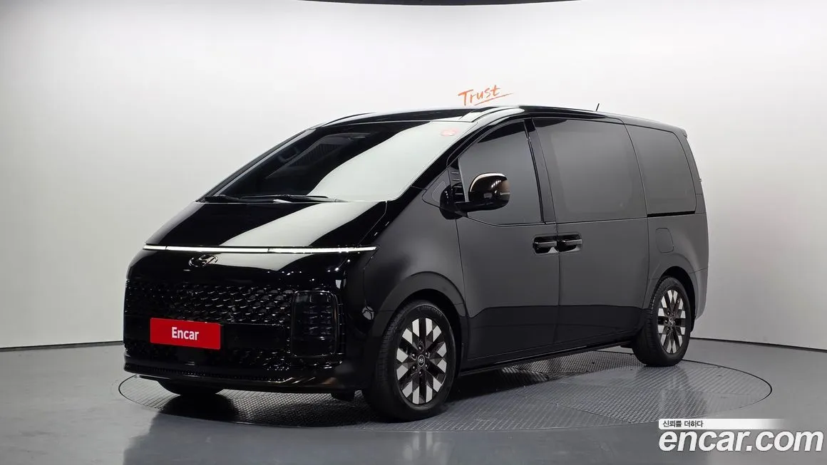Hyundai Staria