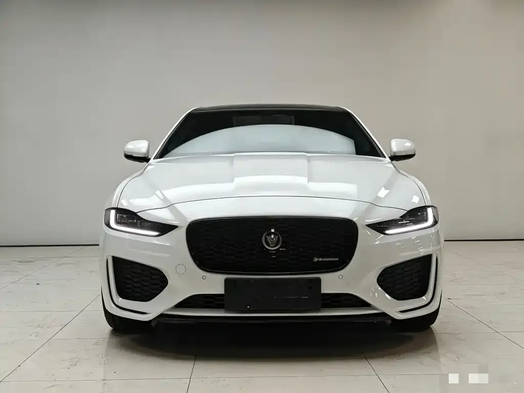 Jaguar XEL — фото 9