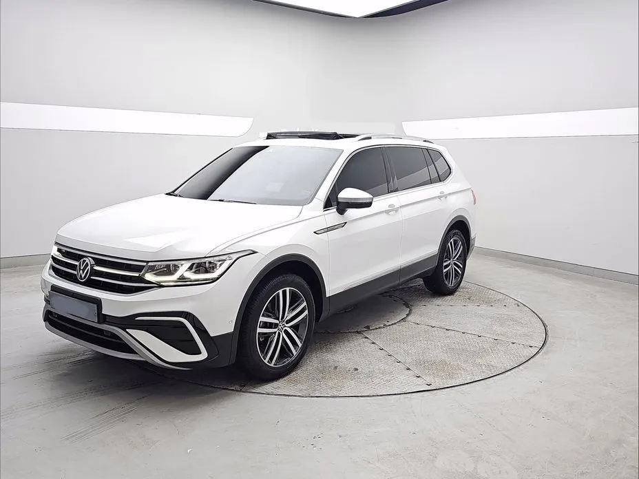 Volkswagen Tiguan — фото 1