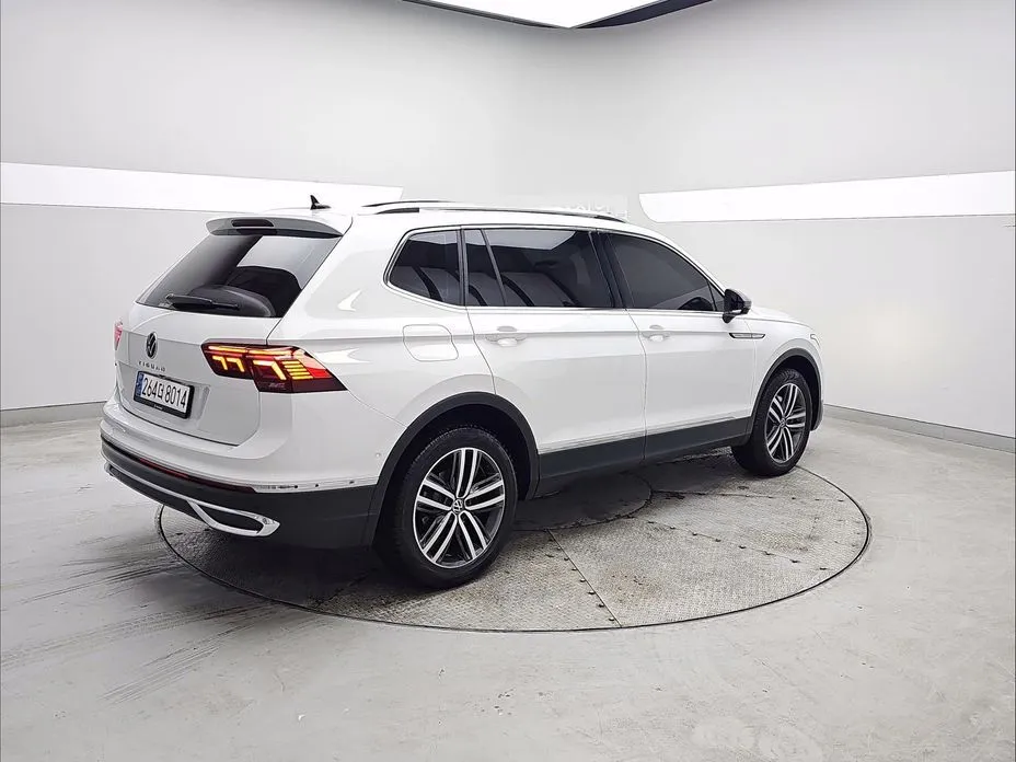Volkswagen Tiguan — фото 7