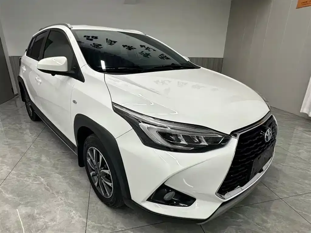 Toyota Yaris L — фото 9