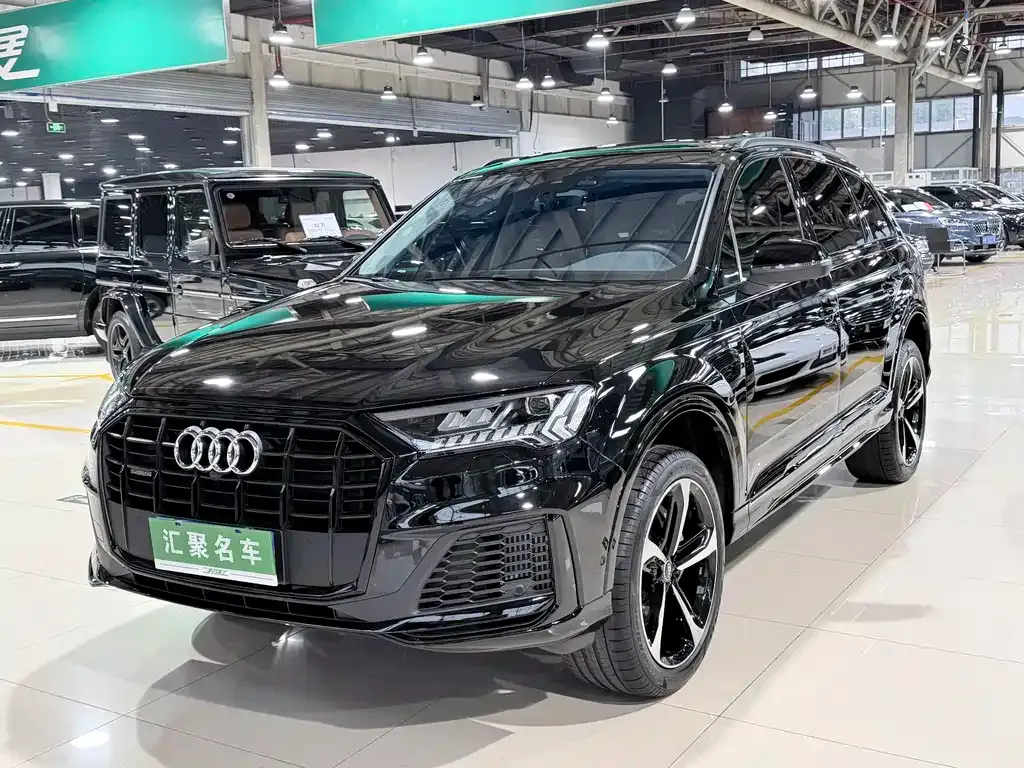 Audi Q7 — фото 1