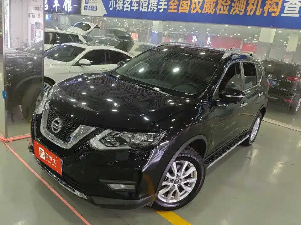 Nissan X-Trail — фото 1