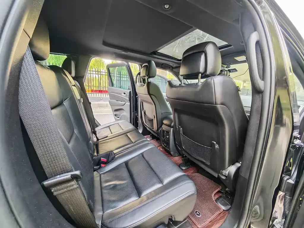 Jeep Grand Cherokee (Import) 2021 из CN, фото 8