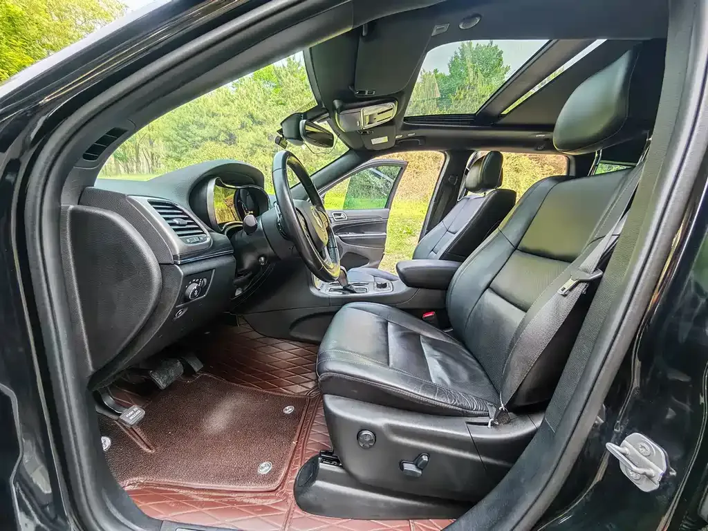 Jeep Grand Cherokee (Import) 2021 из CN, фото 10